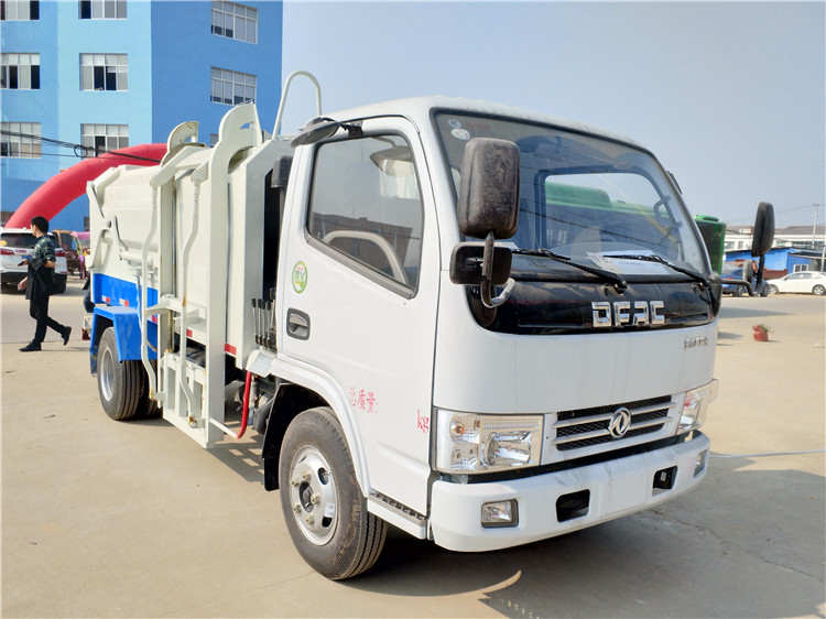 挂桶垃圾车.jpg